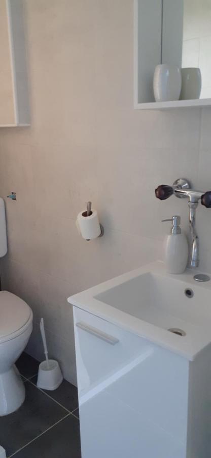 Apartamento Oaza Mira Tisno Exterior foto