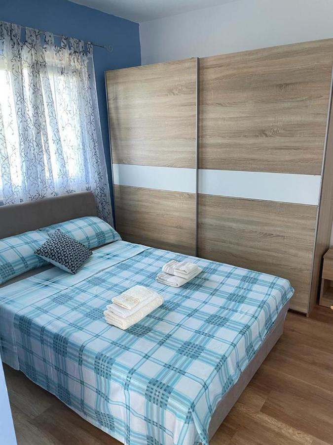 Apartamento Oaza Mira Tisno Exterior foto